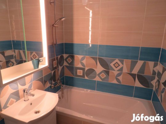 Szolnok belvárosában, igényes felújított 48 m2-es lakás eladó