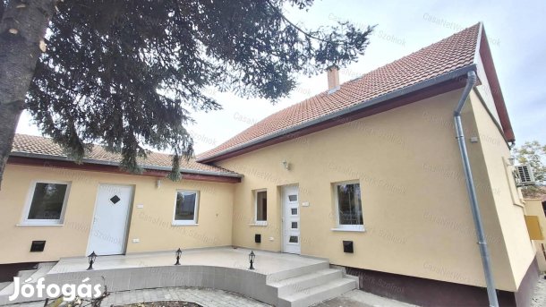 Szolnok belvárosában három szobás 2025 évben felújított családi kiadó