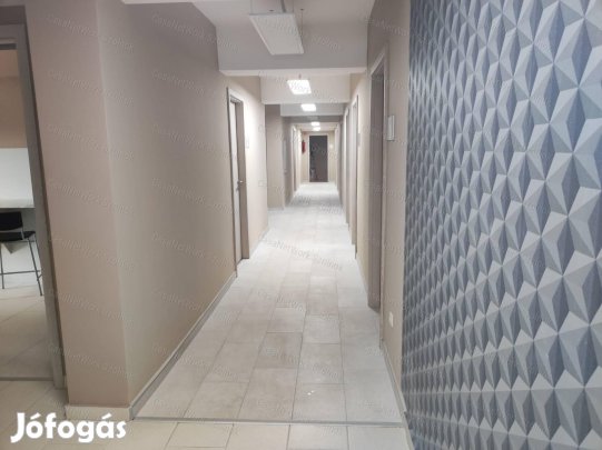 Szolnok belvárosi irodaházban irodák kiadók!