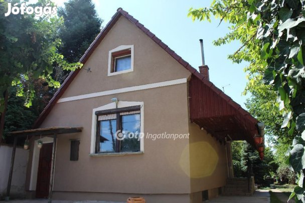 Szolnoki 105 nm-es ház eladó