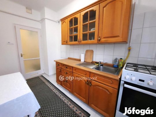 Szolnoki 37 nm-es lakás eladó