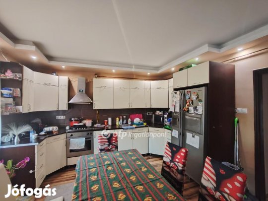 Szolnoki 85 nm-es ház eladó