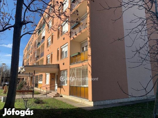 Szolnoki eladó 54 nm-es lakás