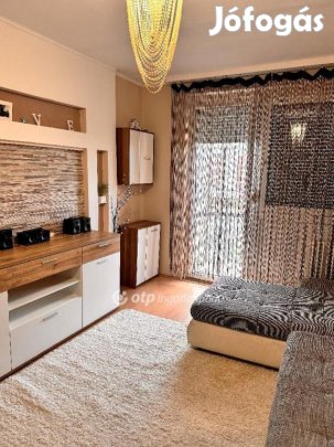 Szolnoki eladó 54 nm-es lakás