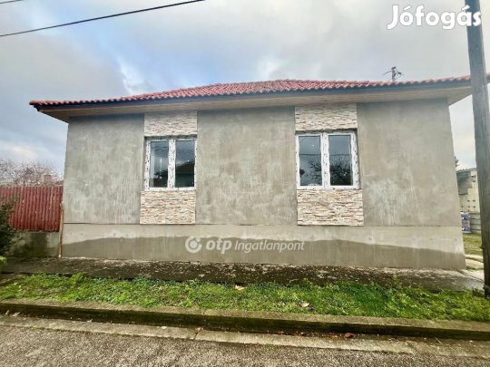 Szolnoki eladó 72 nm-es ház