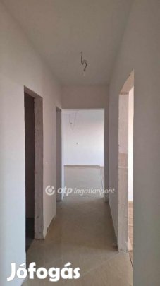 Szolnoki eladó 76 nm-es lakás