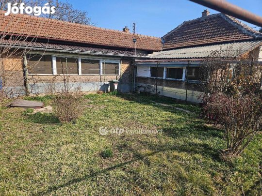 Szolnoki eladó 82 nm-es ház
