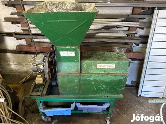 Szőlő bogyózó daráló