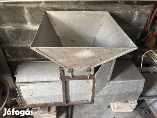 Szőlő daráló bogyózó