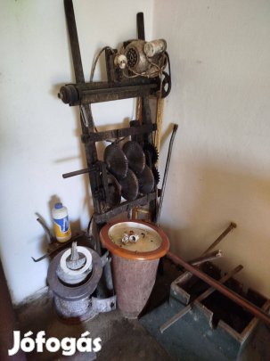 Szőlő daráló nagyon régi hiányos állapotban eladó!