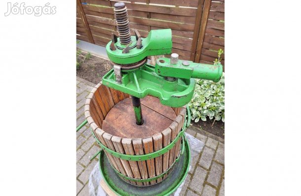 Szőlő és gyümölcsprés, darálóval együtt