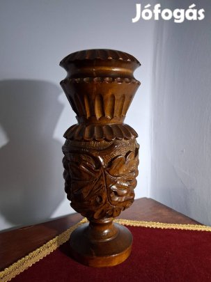 Szölő motívumos fa váza 