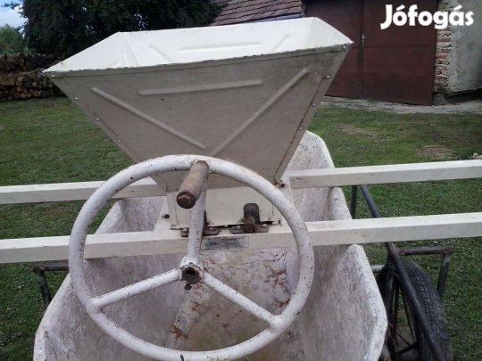 Szőlődaráló zúzóhengeres