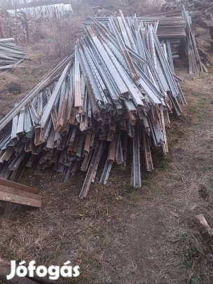 Szölölab vasláb keritésláb