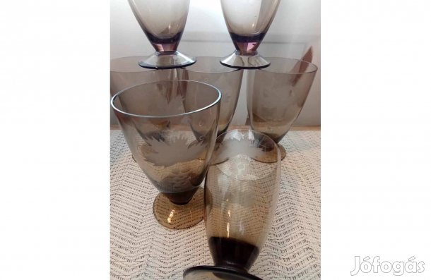 Szőlőmintával díszített talpas pohárkészlet (7 db-os) egyben eladó!