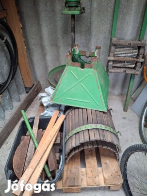 Szőlőprés és daráló