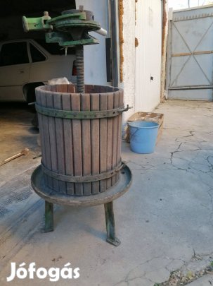 Szőlőprés és szőlődaráló