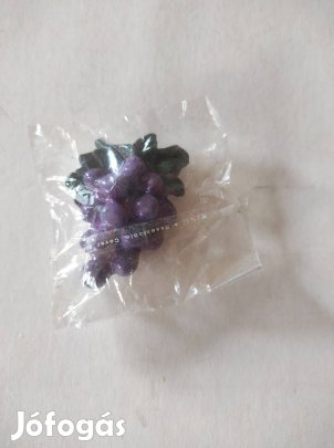 Szőlőt ábrázoló hűtőmágnes, 6 cm