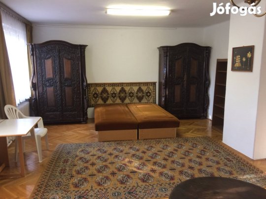 Szombathely belvárosában 50 m2 lakás kiadó