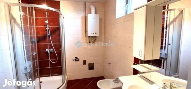 Szombathely belvárosában polgári lakás eladó