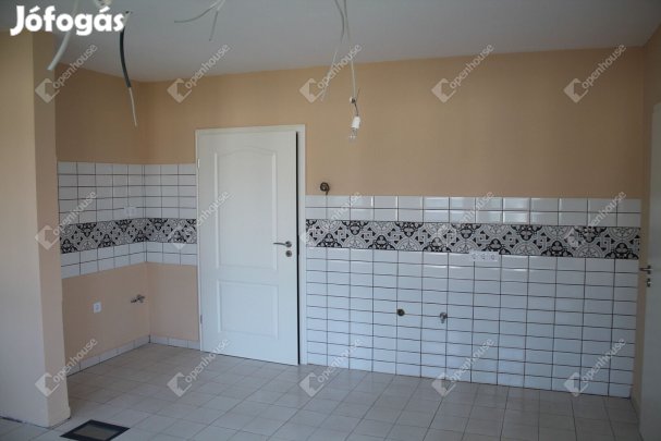 Szombathelyen az Erdei iskola lakóparkban kiadó üzlethelyiség