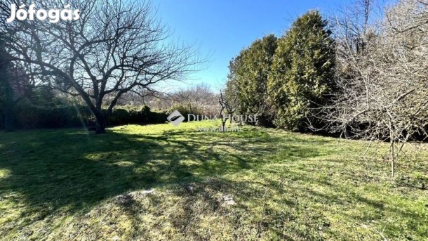 Szombathelyi 1085 nm-es telek eladó