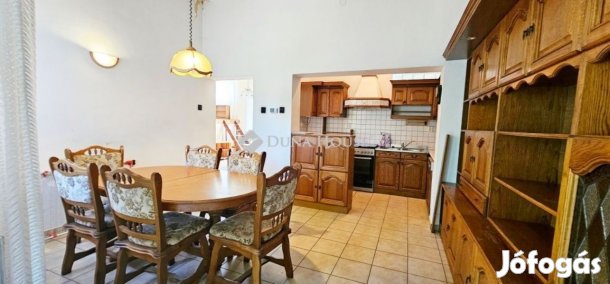 Szombathelyi 140 nm-es ház eladó