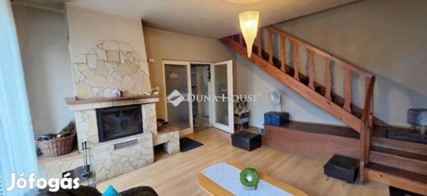 Szombathelyi 198 nm-es ház eladó
