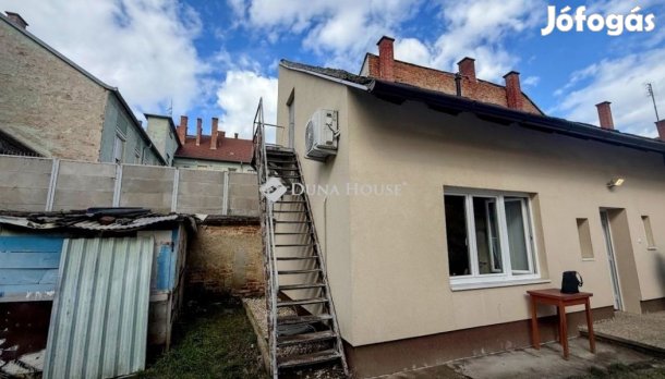 Szombathelyi 26 nm-es lakás eladó