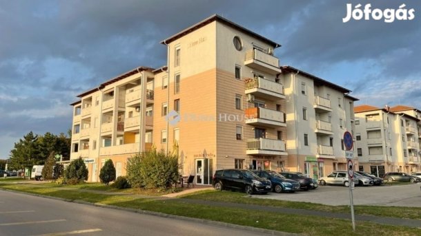 Szombathelyi 51 nm-es lakás eladó