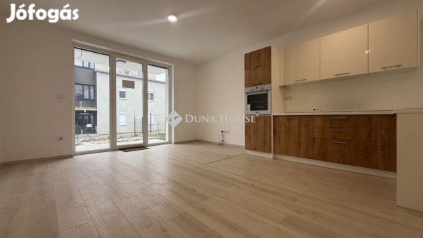 Szombathelyi 56 nm-es lakás eladó