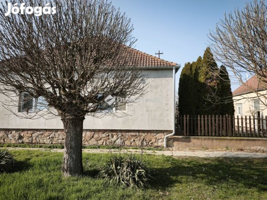 Szombathelyi eladó 168 nm-es ház