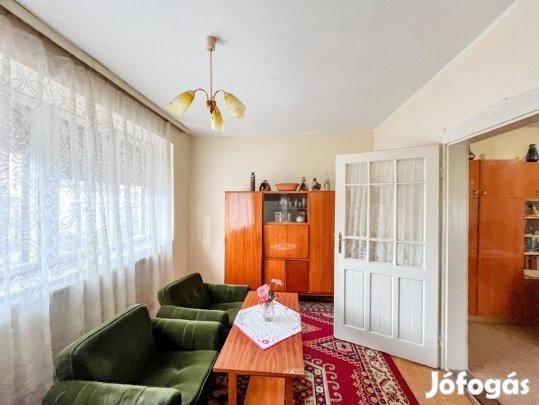 Szomód, 2 szobás  családi ház eladó