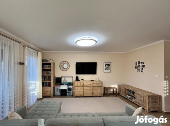 Szomód, 4 szobás  ikerház eladó