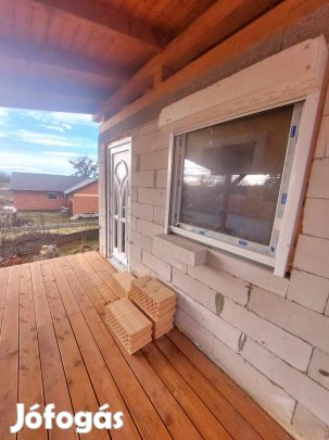 Szomód, 6 szobás  családi ház eladó