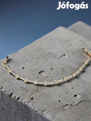 Szonja arany színű köves antiallergén xuping karkötő