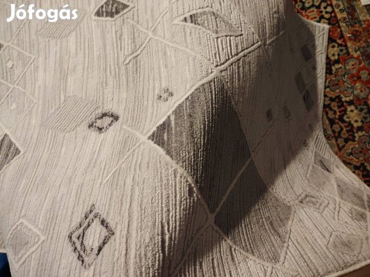 Szőnyeg Petra szürke-fehér