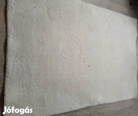 Szőnyeg, vastag bézs szín