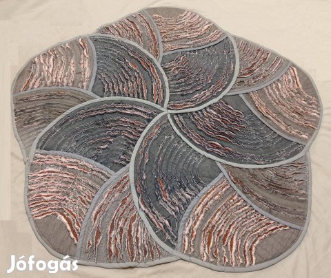 Szőnyeg, zseníliázott virág, szürke farmer, rózsaszínnel, 110 cm. Új