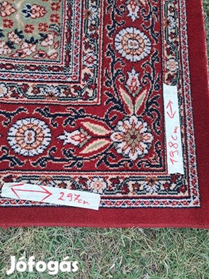 Szönyeg egyedi perzsa mintás