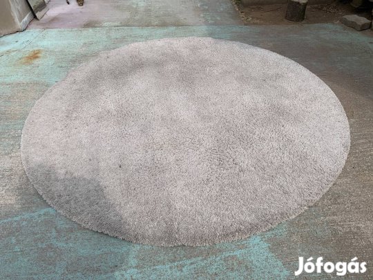 Szőnyeg eladó. Ár ; 5900.- forint