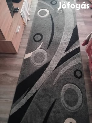 Szőnyegek több méretben újszerű