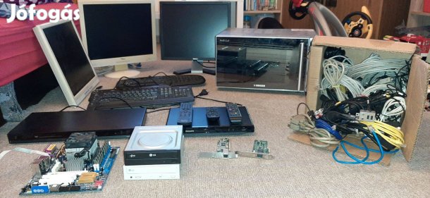 Szórakozó és pc elektronikai alkatrészek nagy választékban 9000 Ft.ért