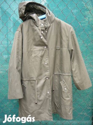 Szőrme béléses, kapucnis hosszú kabát