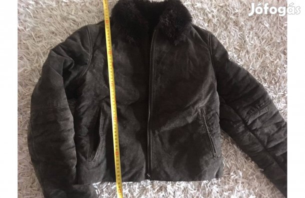 Szőrmebéléses rövid kabát