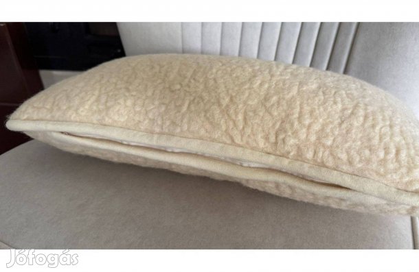 Szőrmegyapjú kispárna 28x48cm-es táskával új
