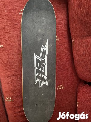 Szörnyes gördeszka