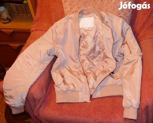 Szteppelt női tavaszi dzseki