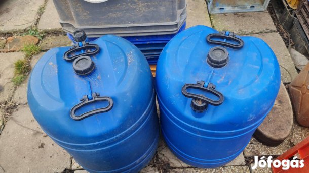 Szűk szájú műanyag hordó, bidon, ballon