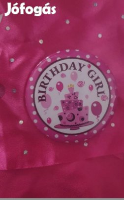 Szülinapos szalag összetűző jelvennyel 